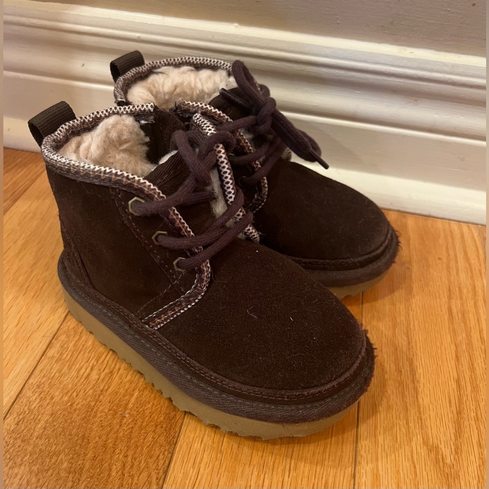 Ugg Neumel booties in toddler size 8